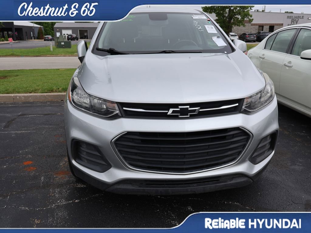 Used 2020 Chevrolet Trax LS w/ Tint and Cruise Package FWD image 5