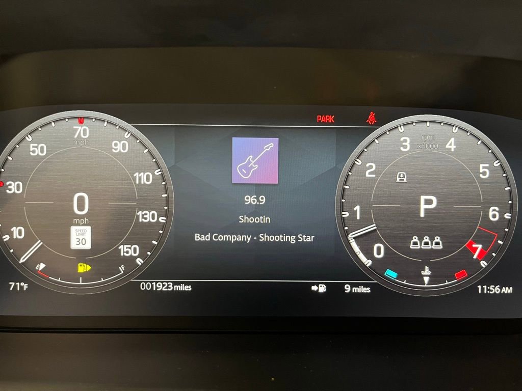 Used 2025 Land Rover Defender 110 X-Dynamic SE image 6