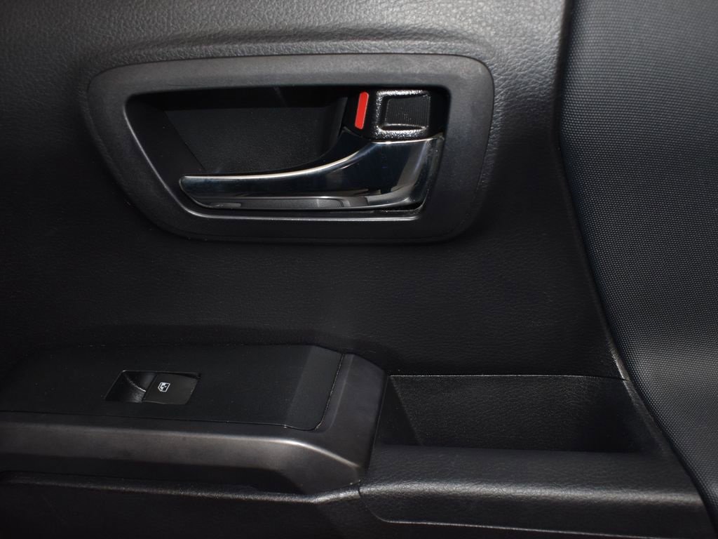 Used 2020 Toyota Tacoma TRD Off-Road image 18