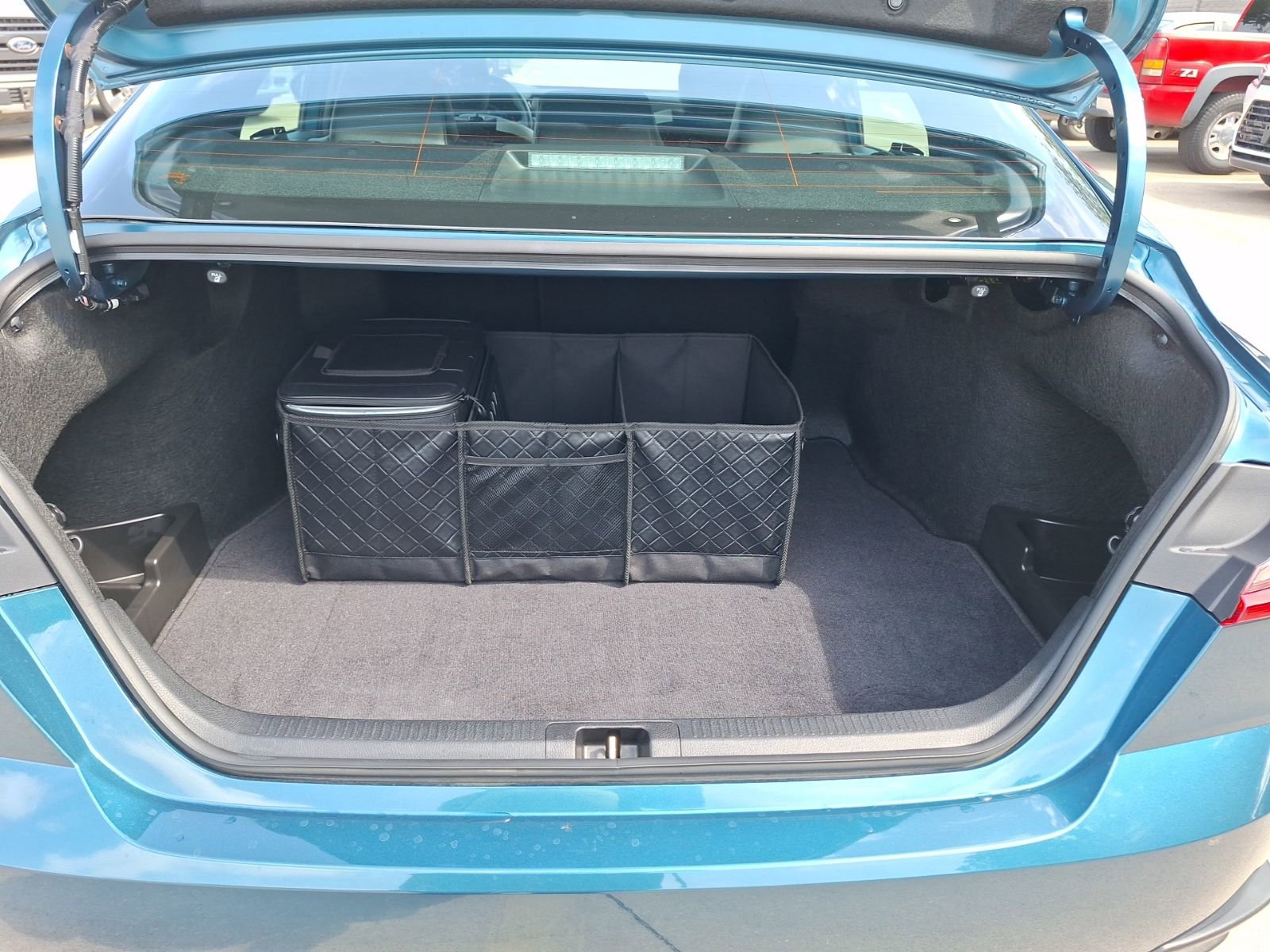 Used 2025 Toyota Camry SE w/ Convenience Package FWD image 35