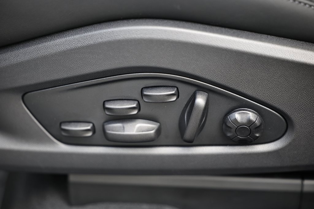 New 2025 Porsche Macan Electric image 24