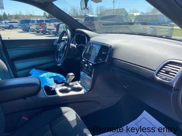 Used 2019 Jeep Grand Cherokee Laredo w/ Security & Convenience Group AWD/4WD image 33