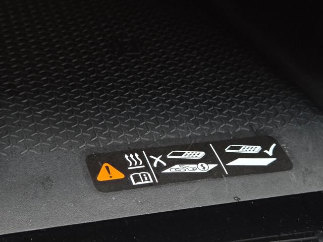 Used 2025 Chevrolet Traverse LT w/ LPO, Floor Liner Package FWD image 7