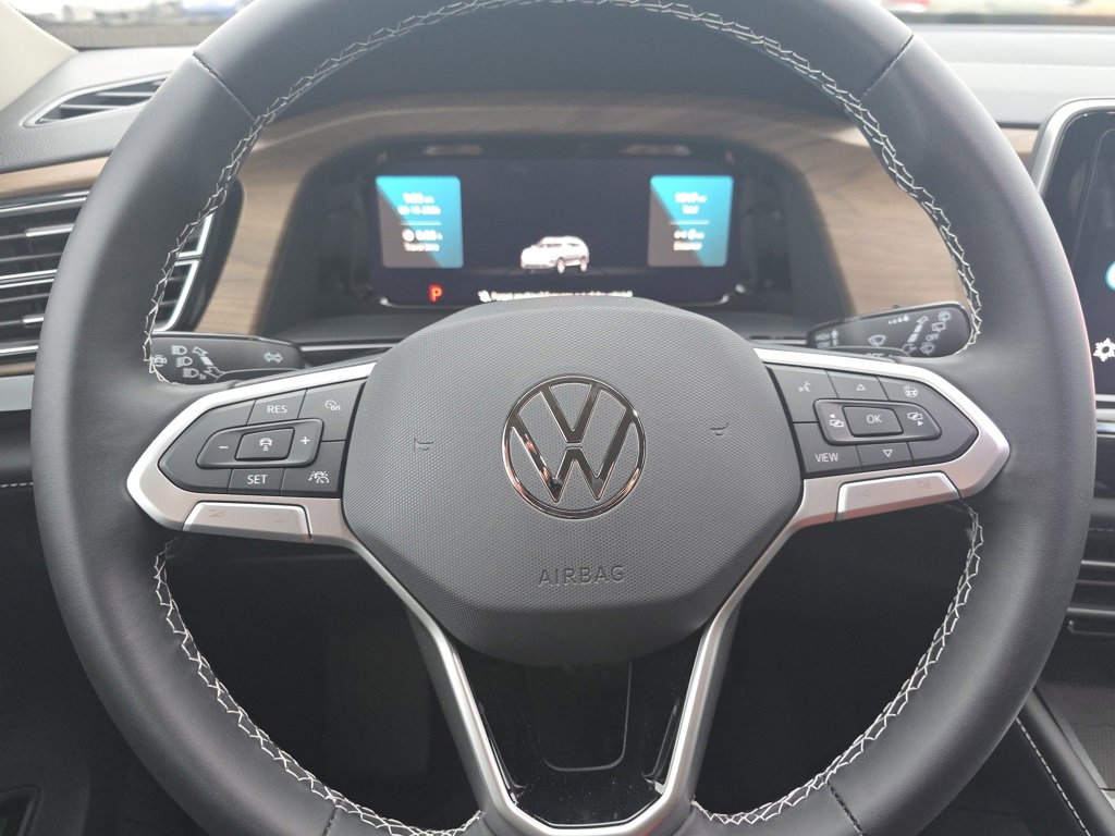 New 2024 Volkswagen Atlas SE image 3