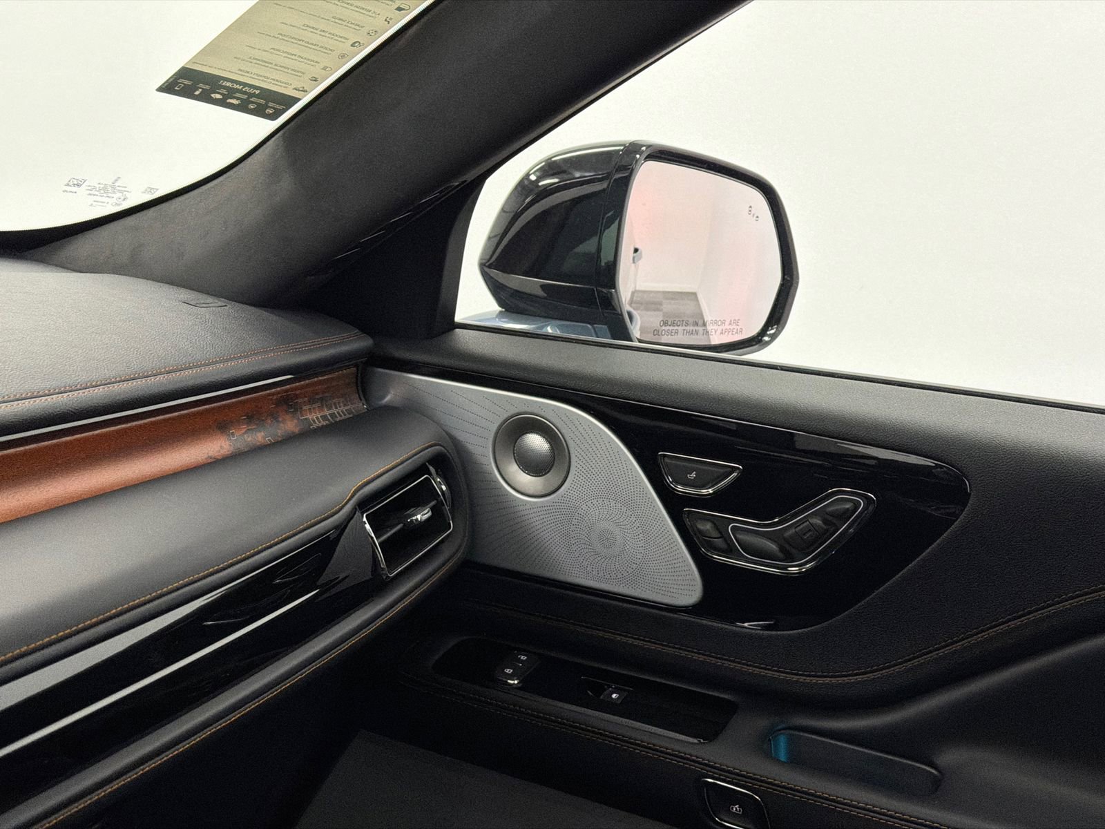 New 2026 Lincoln Aviator Black Label w/ Dynamic Handling Package image 35