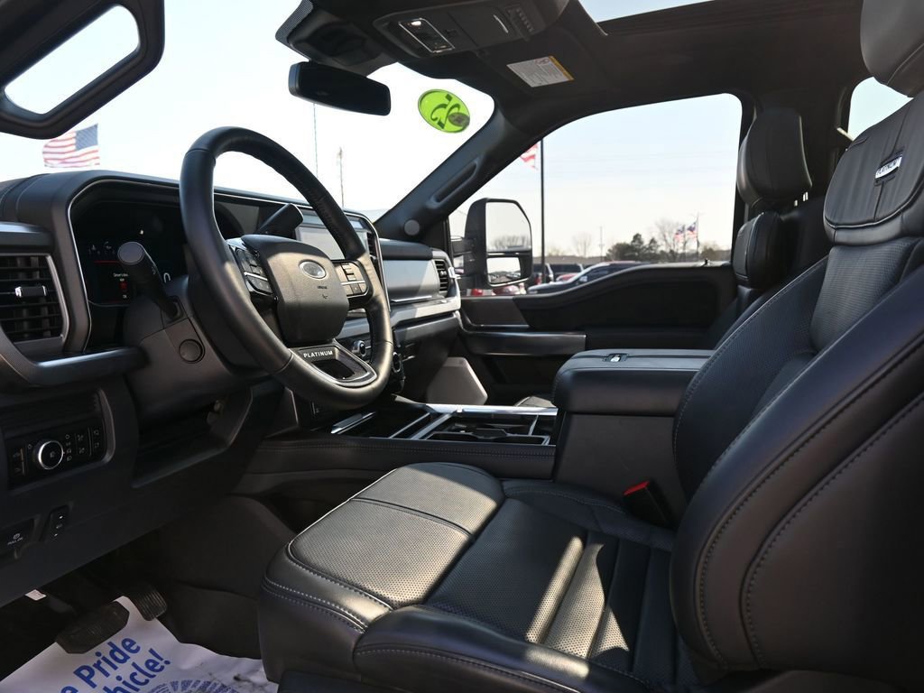 Used 2025 Ford F350 Platinum image 18