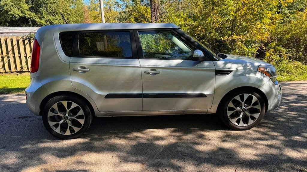 Used 2013 Kia Soul ! w/ Premium Pkg FWD image 8