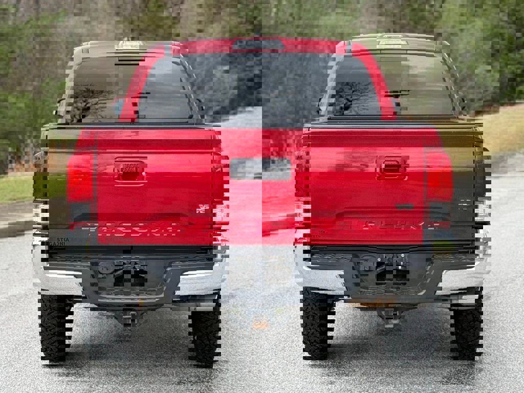 Used 2017 Toyota Tacoma TRD Off-Road w/ Tow Package (A/T) image 14