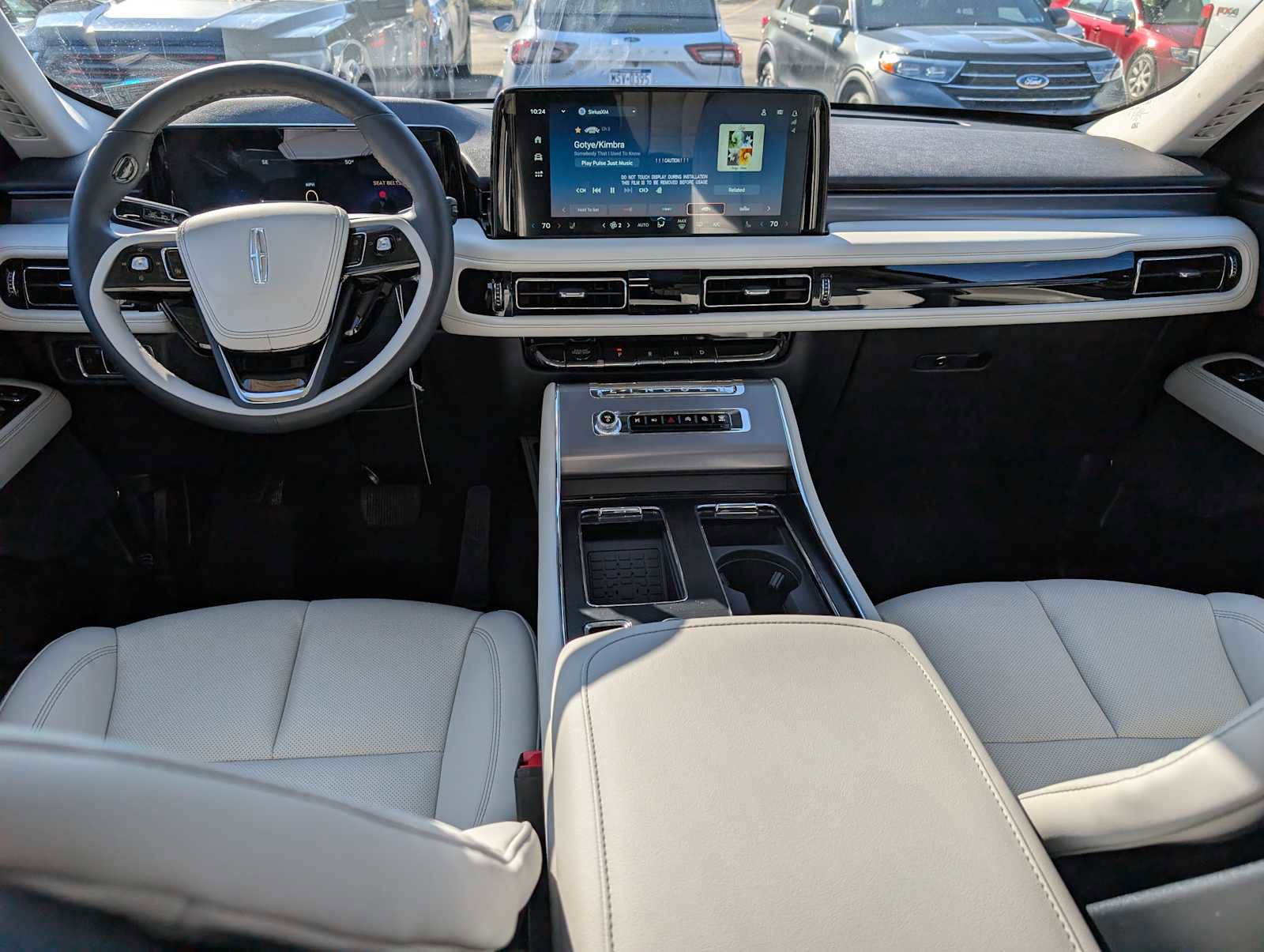 New 2026 Lincoln Aviator AWD image 12