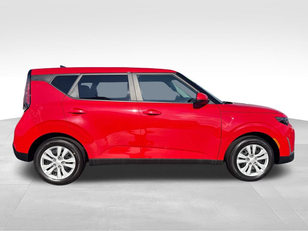 Used 2023 Kia Soul LX FWD image 14