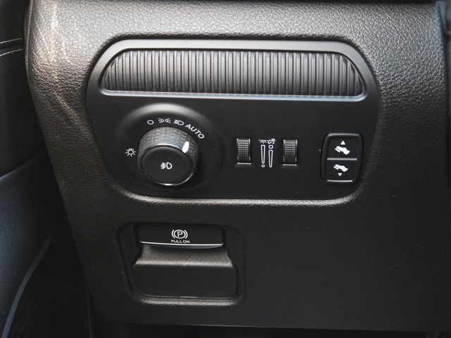 Used 2022 Jeep Wagoneer Series III RWD image 20