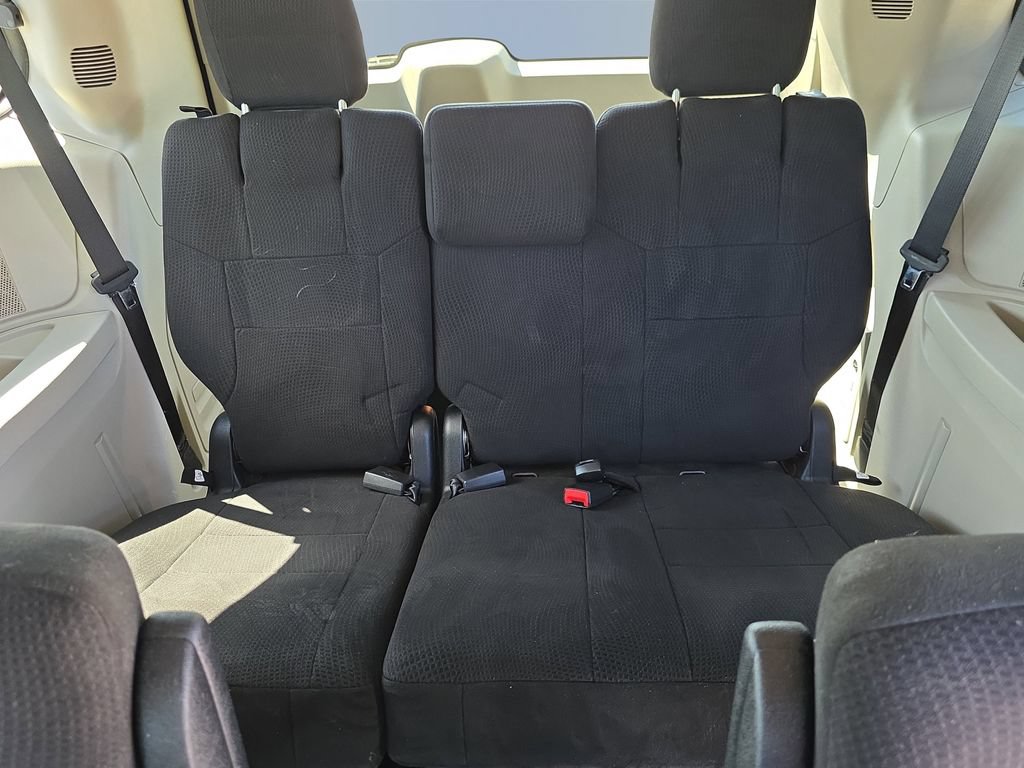 Used 2011 Chrysler Town & Country Touring FWD image 28