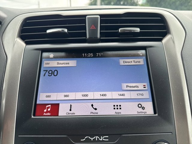 Used 2019 Ford Fusion SE image 25