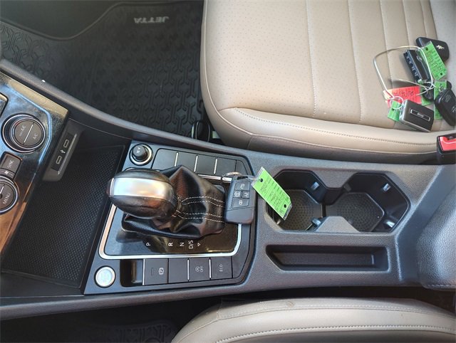 Used 2021 Volkswagen Jetta SE w/ SE Cold Weather Package image 27