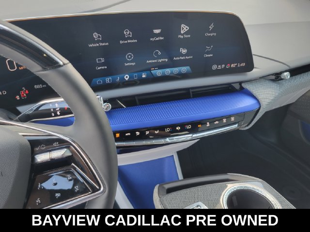 Used 2027 Cadillac Optiq Luxury RWD image 12