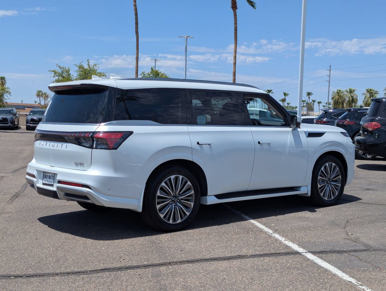 New 2027 INFINITI QX80 Luxe w/ Cargo Package RWD image 5