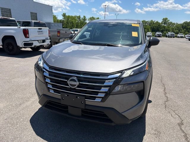 Used 2024 Nissan Rogue S AWD/4WD image 4