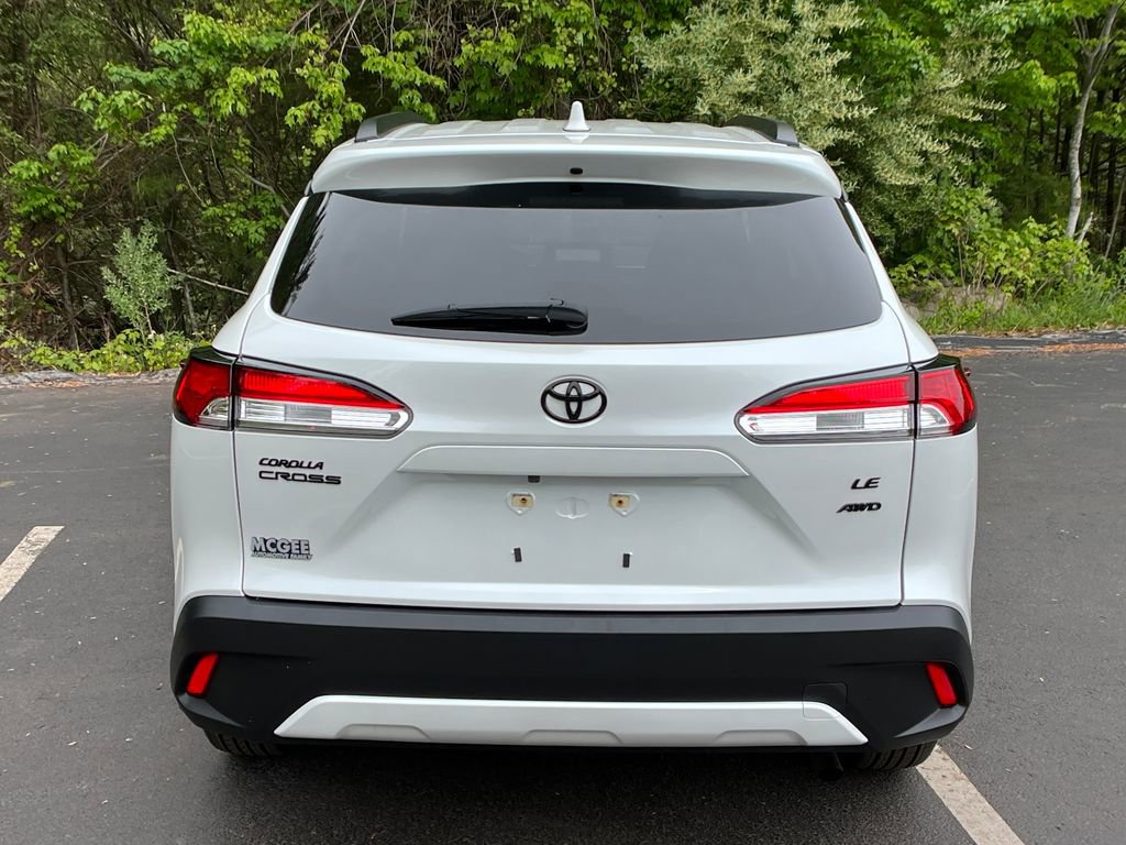 Used 2024 Toyota Corolla Cross LE w/ Moonroof Package AWD/4WD image 4