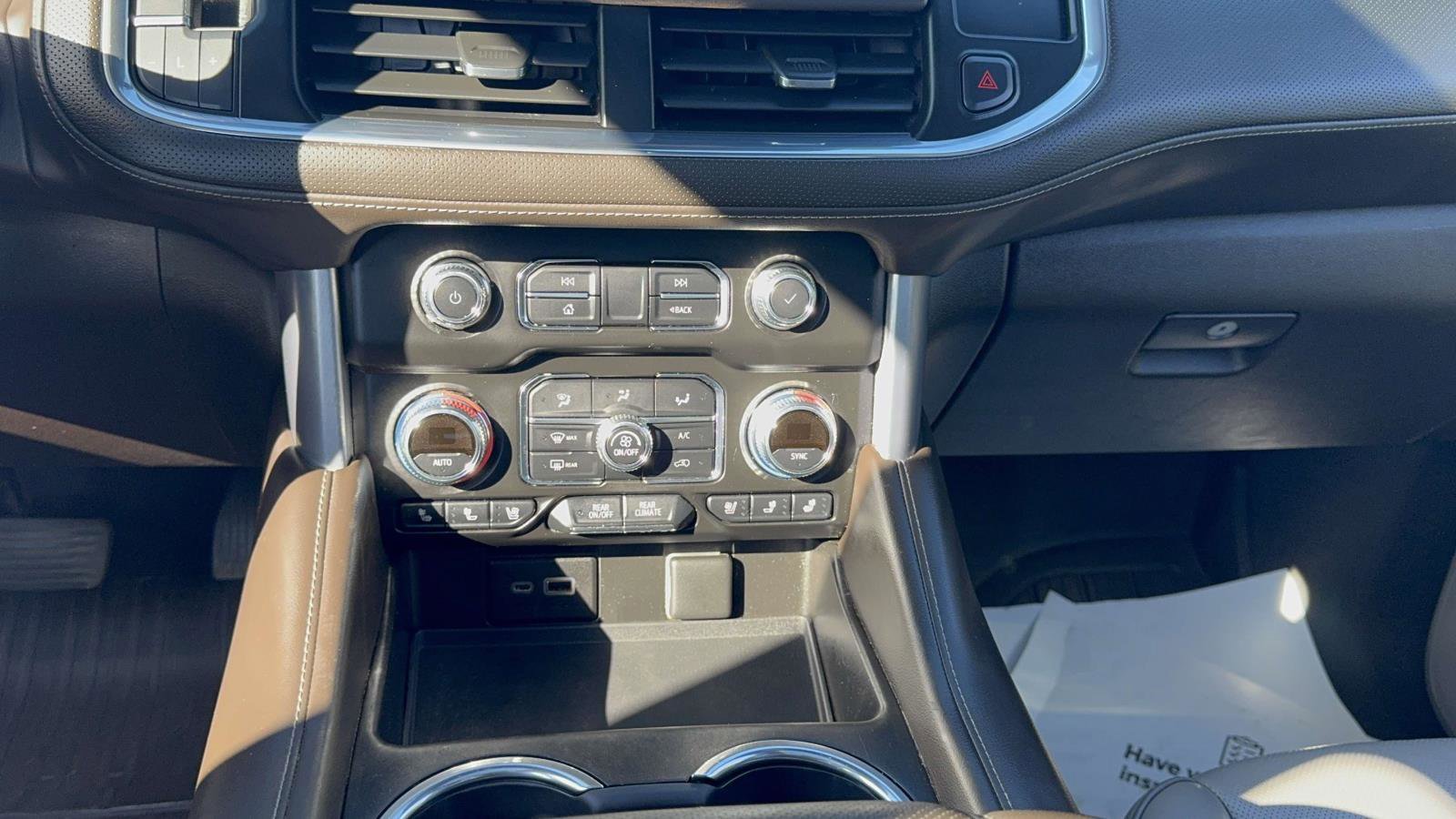 Used 2021 GMC Yukon SLT w/ SLT Luxury Plus Package image 50