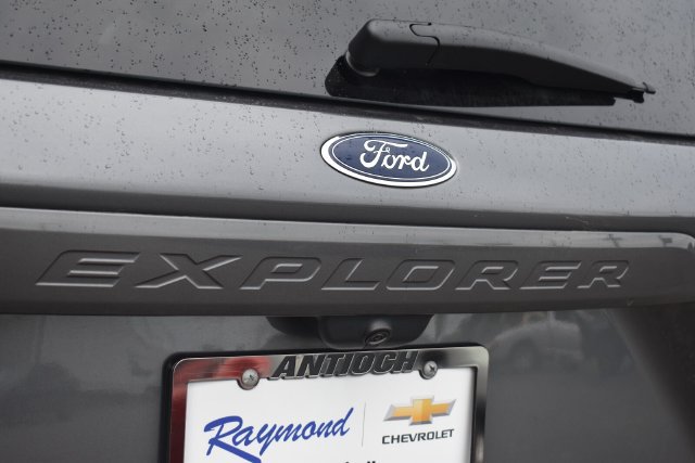 Used 2023 Ford Explorer XLT w/ Equipment Group 202A AWD/4WD image 19