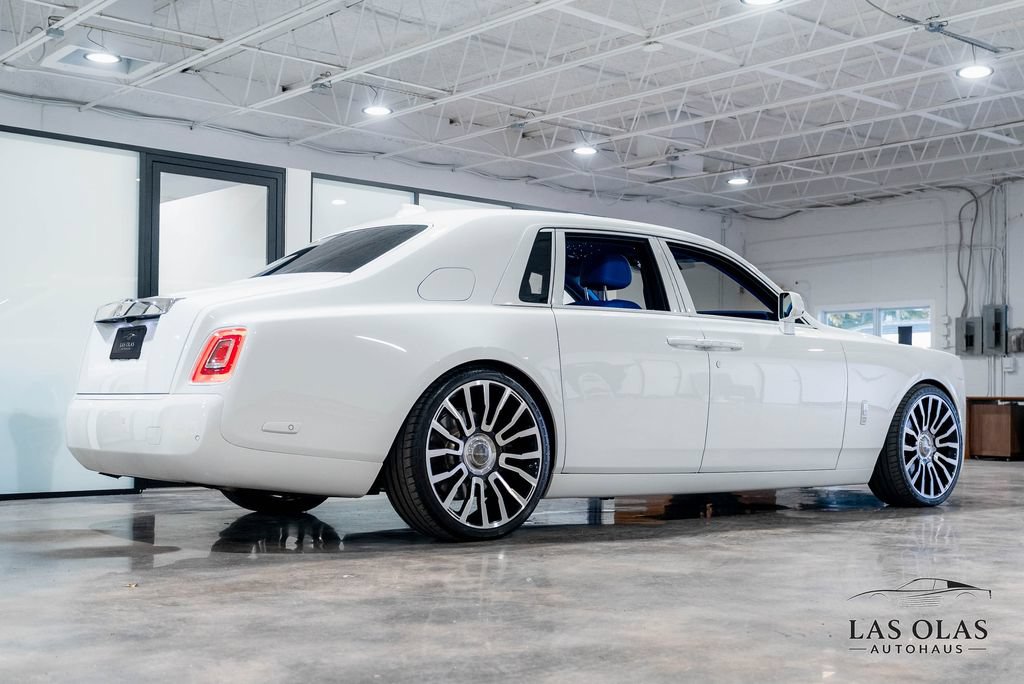 Used 2024 Rolls-Royce Phantom Sedan RWD image 77