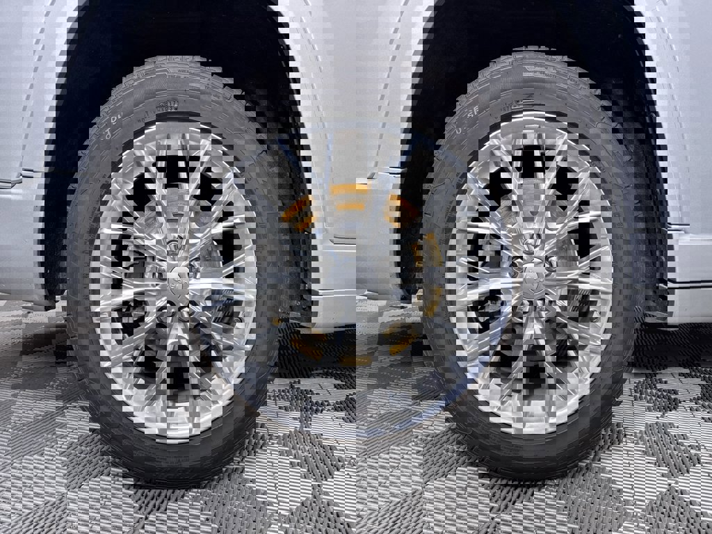 Used 2021 Jeep Grand Cherokee L Summit w/ Luxury Tech Group V image 22