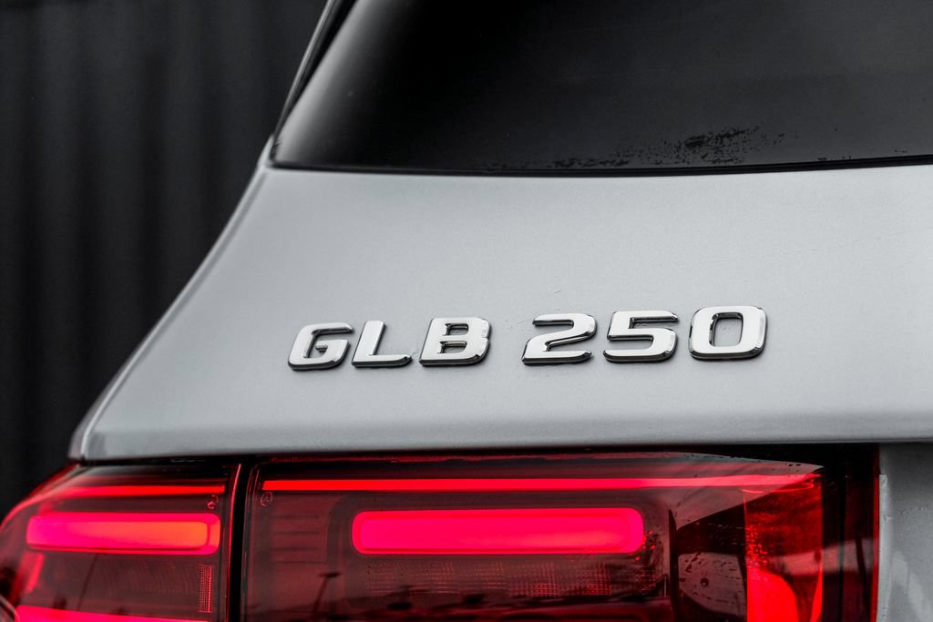 New 2026 Mercedes-Benz GLB 250 4MATIC image 9
