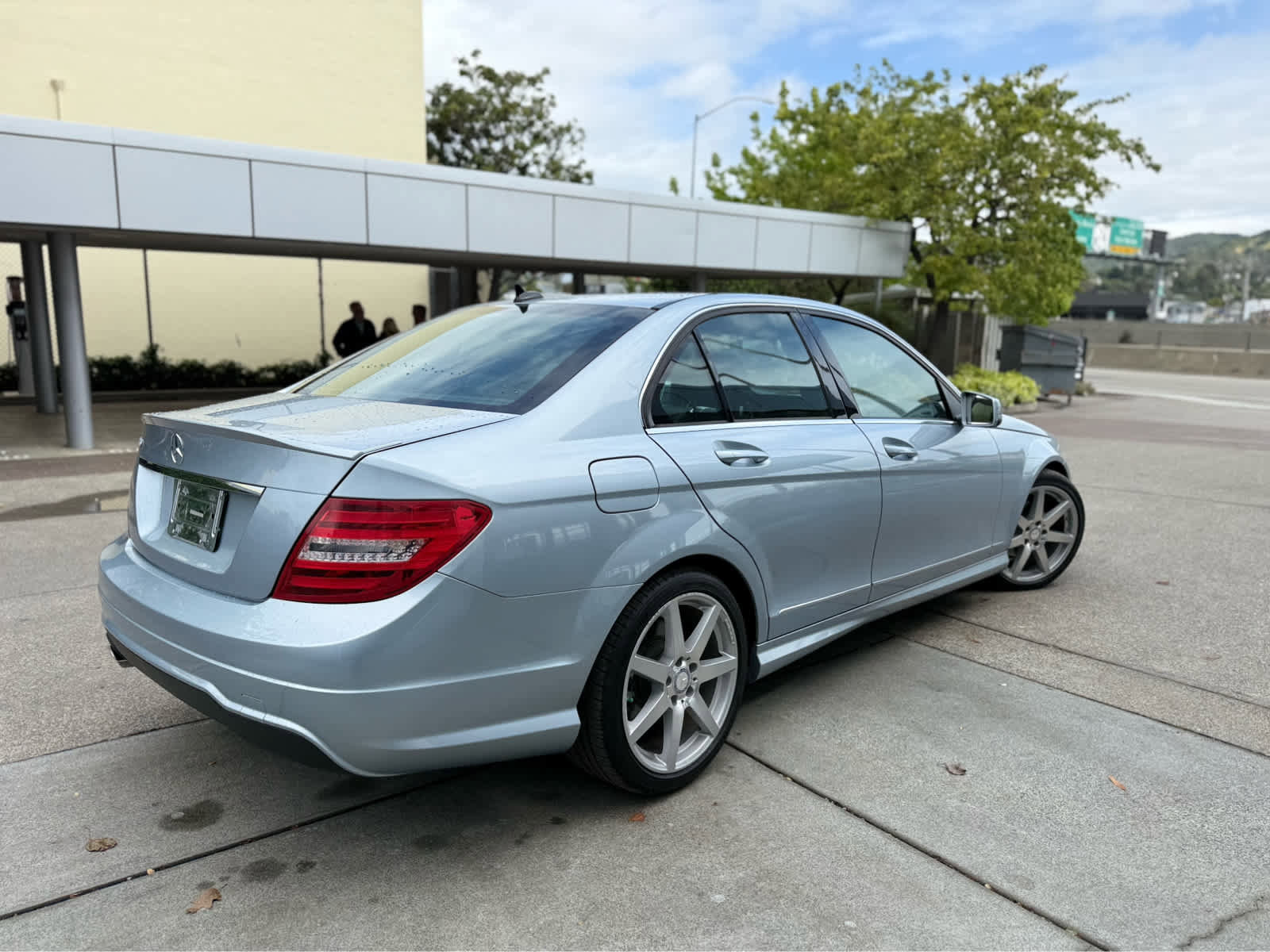 Used 2013 Mercedes-Benz C 250 Sedan image 4