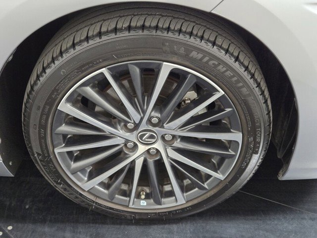 Certified 2022 Lexus ES 350 w/ Premium Package image 9