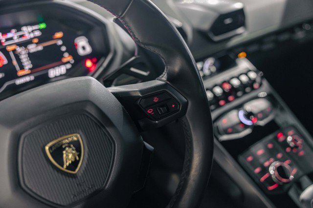 Used 2015 Lamborghini Huracan LP 610-4 image 16