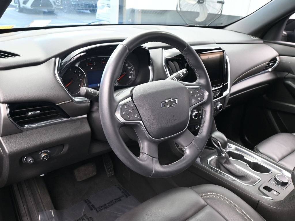 Used 2023 Chevrolet Traverse LT w/ Midnight/Sport Edition image 10