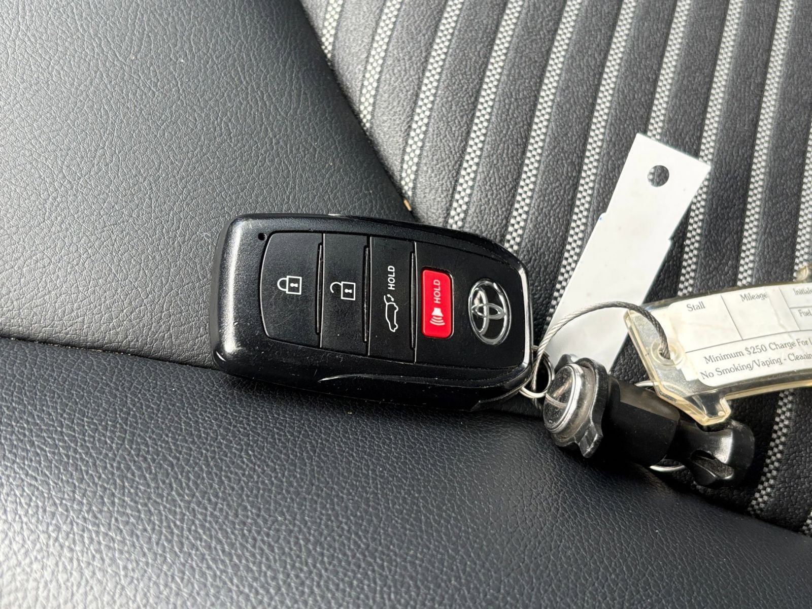 Used 2025 Toyota Highlander XSE AWD/4WD image 21