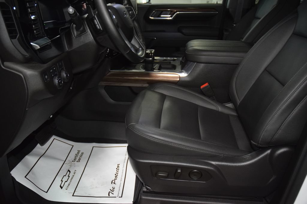 Used 2024 Chevrolet Silverado 1500 RST w/ Redline Edition AWD/4WD image 41
