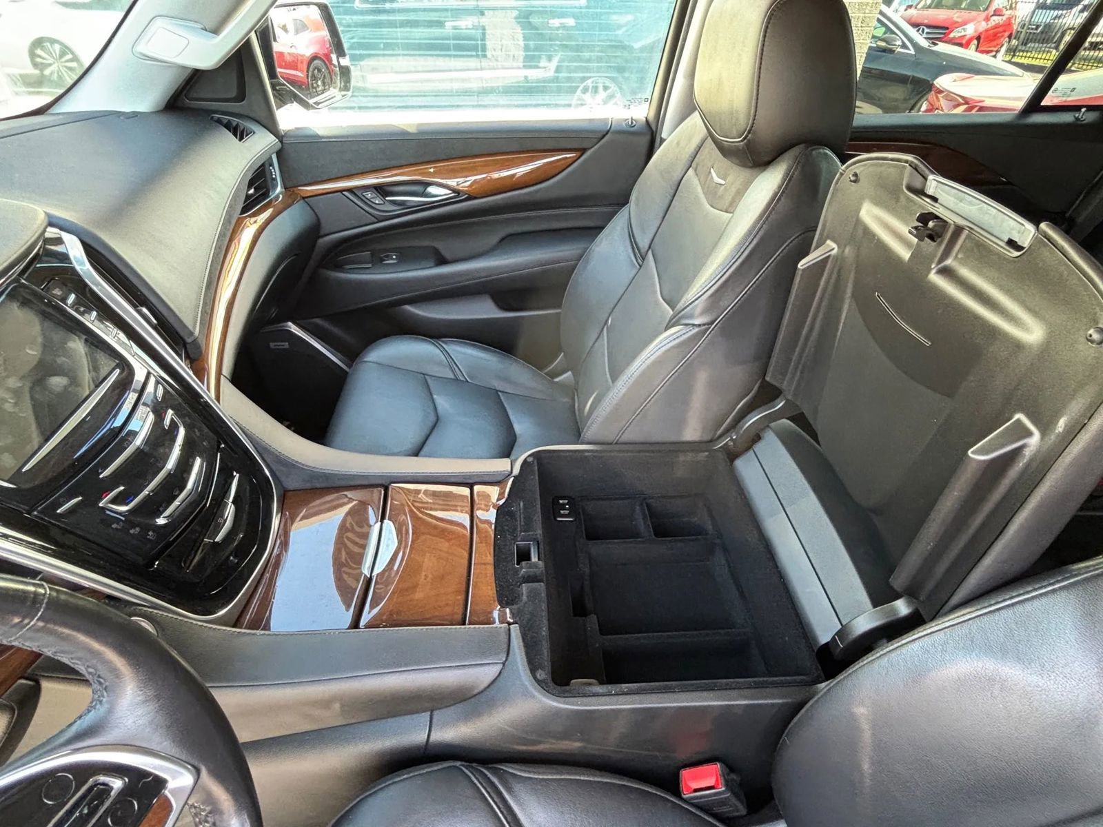 Used 2020 Cadillac Escalade Premium Luxury image 30