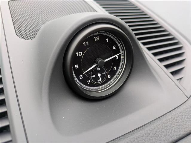 Used 2025 Porsche Macan image 21