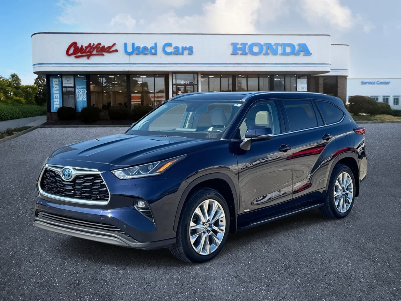 Used 2023 Toyota Highlander Limited