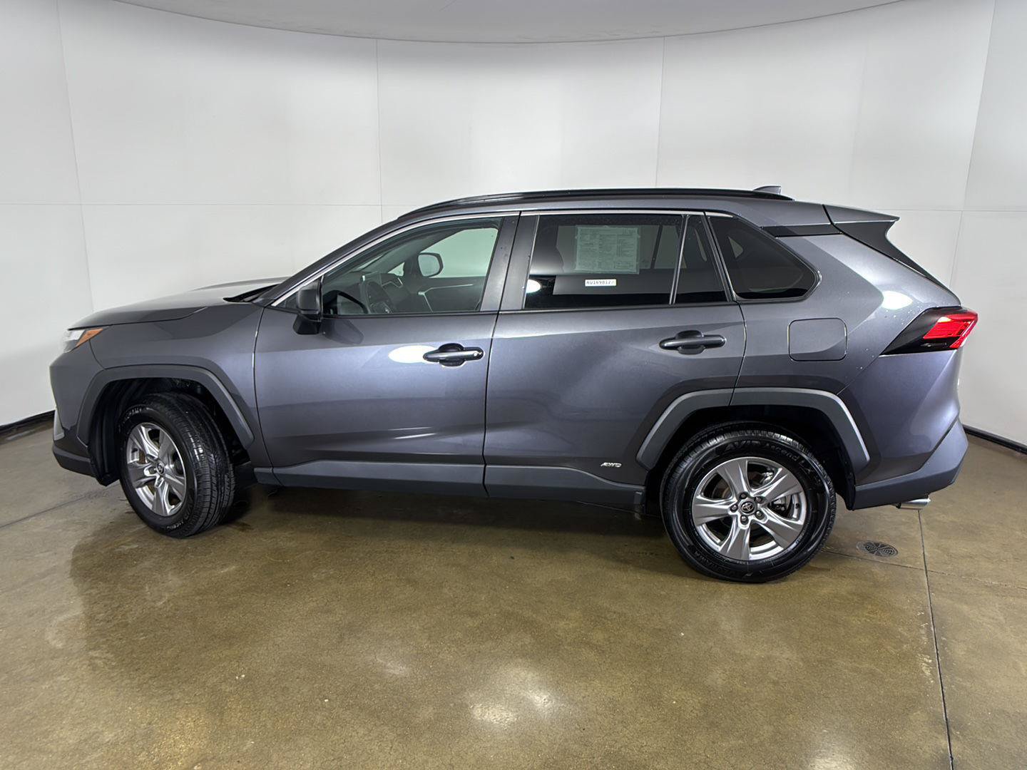 Used 2025 Toyota RAV4 LE AWD/4WD image 22