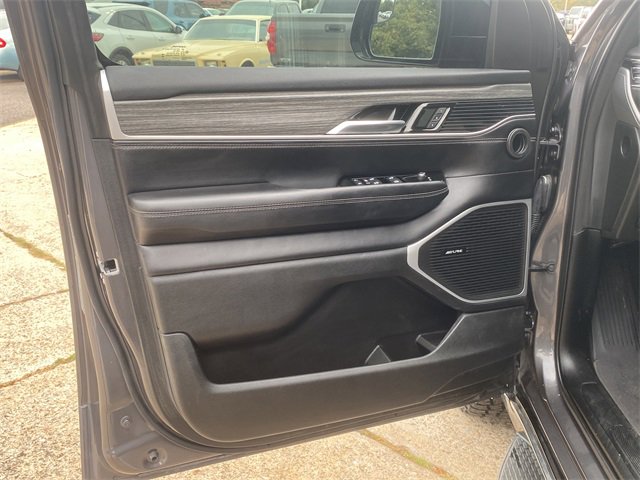 Used 2023 Jeep Wagoneer Series II image 18