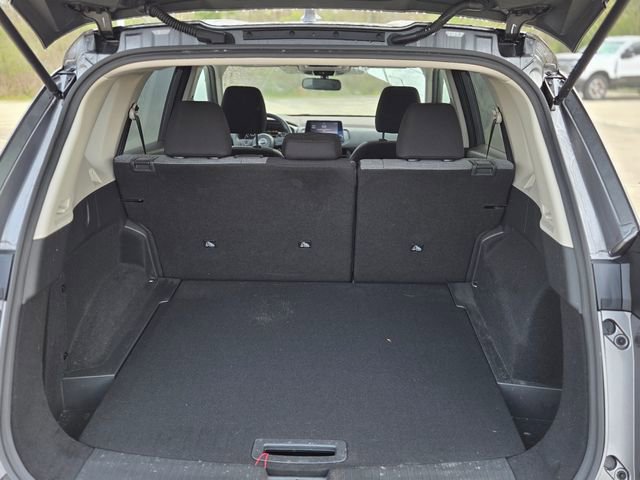 Used 2023 Nissan Rogue SV image 5