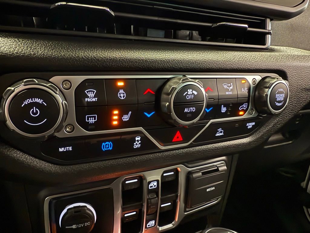 Used 2024 Jeep Wrangler Unlimited image 31