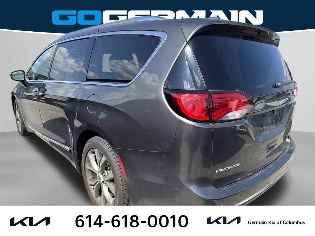 Used 2017 Chrysler Pacifica Limited w/ UConnect Theater Package FWD image 2