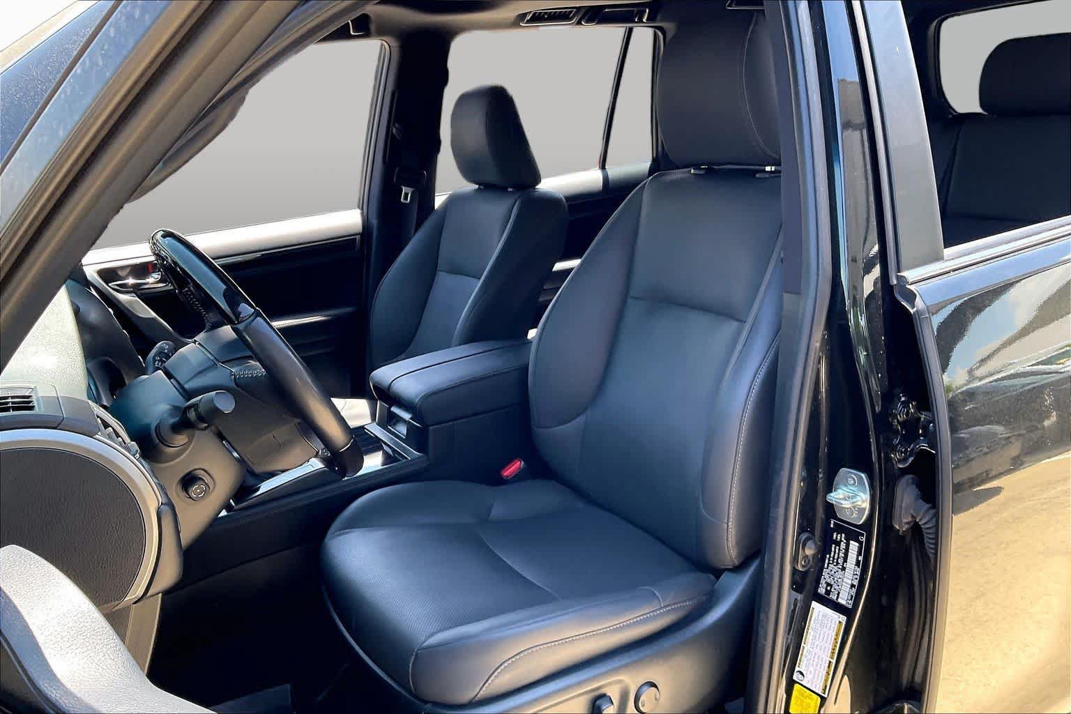Used 2023 Lexus GX 460 Premium w/ Premium Package AWD/4WD image 8