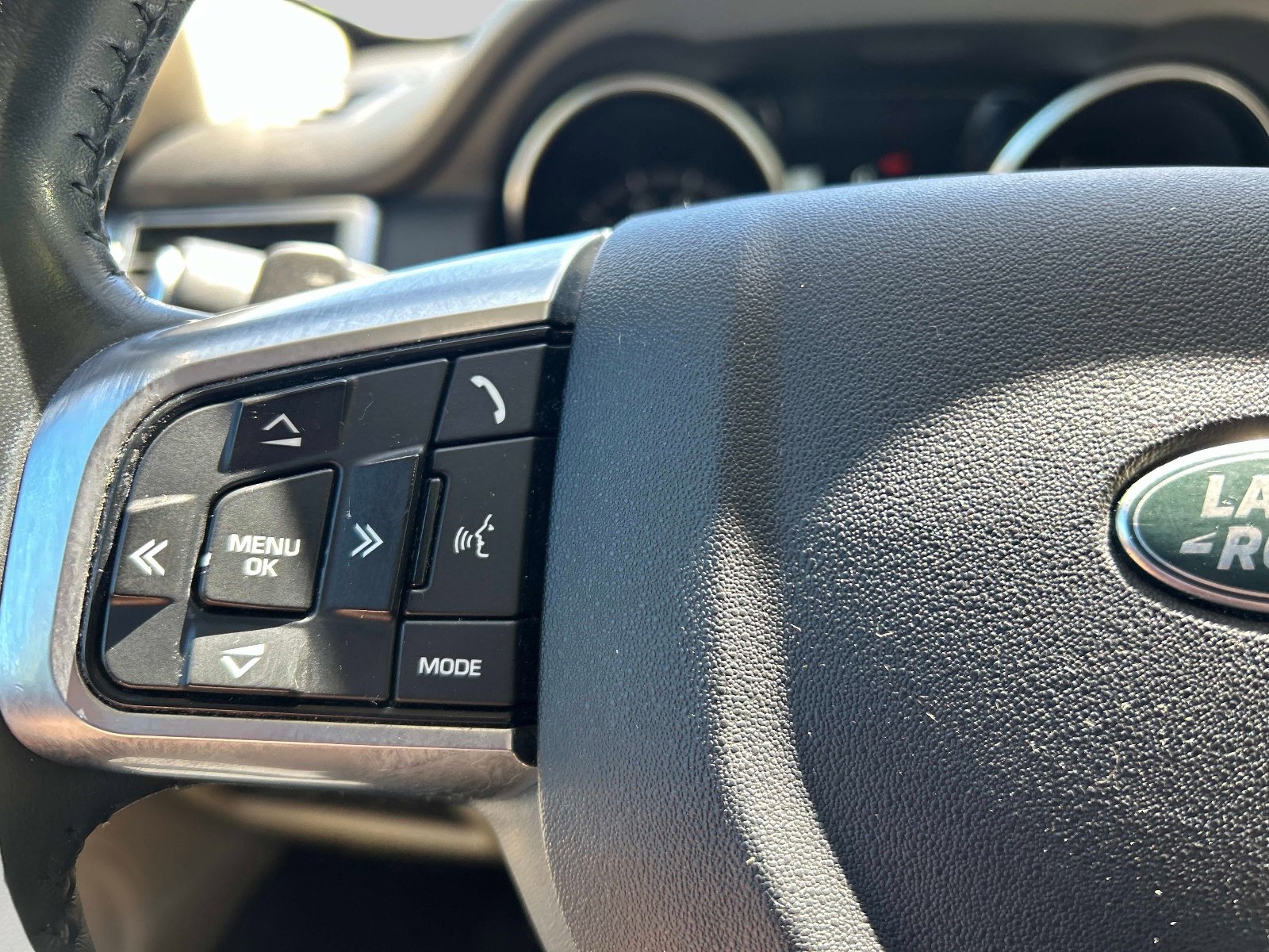 Used 2017 Land Rover Discovery Sport HSE AWD/4WD image 26