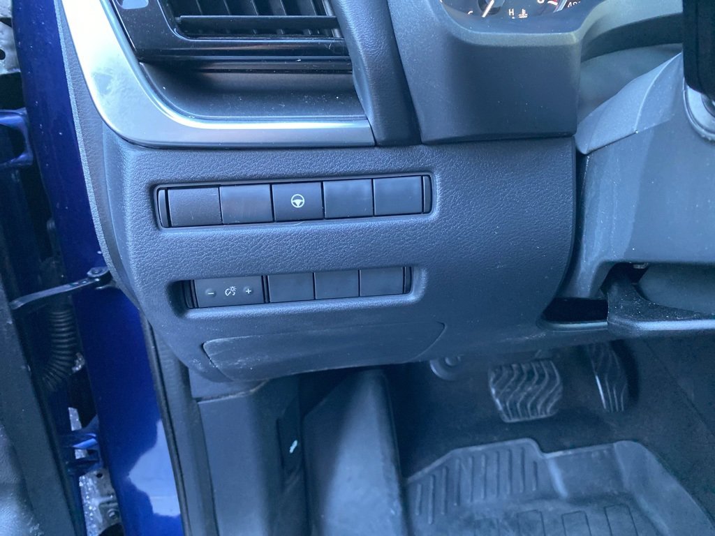 Used 2021 Nissan Rogue SV image 11