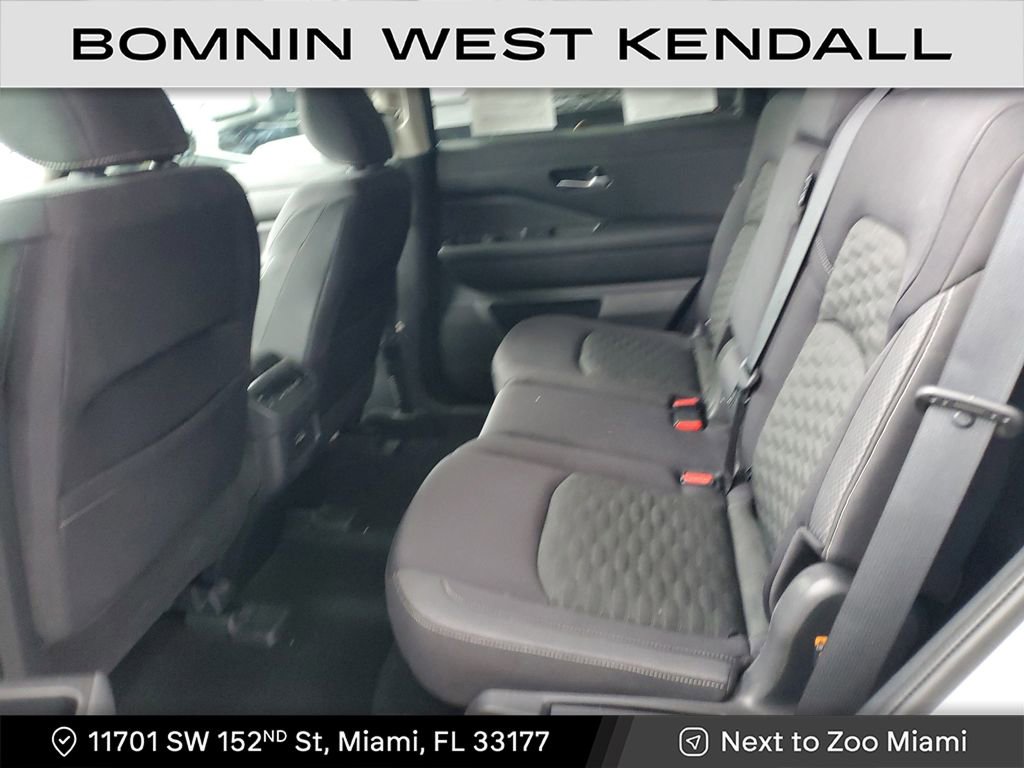 Used 2022 Nissan Pathfinder S image 9