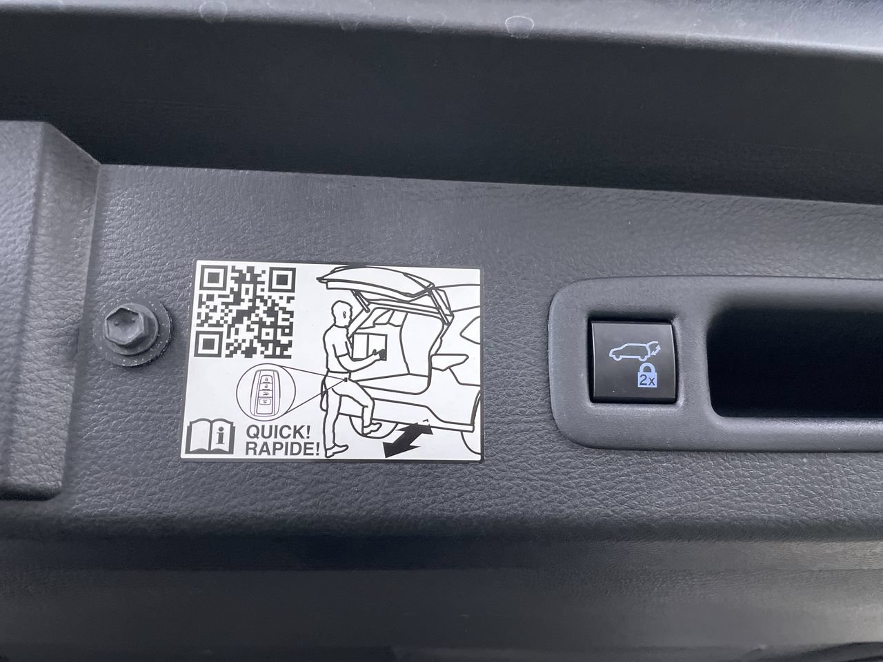 Used 2022 Toyota Sienna XLE FWD image 29