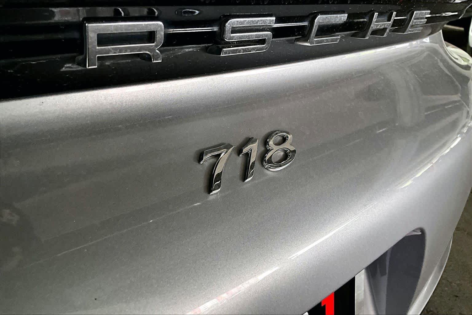 Used 2017 Porsche 718 Boxster image 9