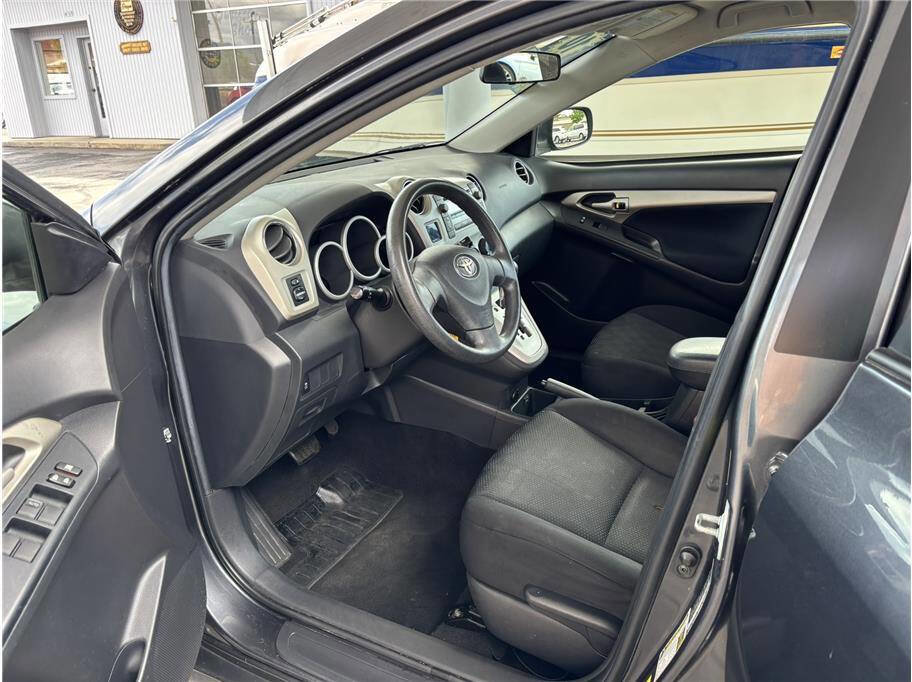 Used 2010 Toyota Matrix Base 4dr Wagon 4A FWD image 11