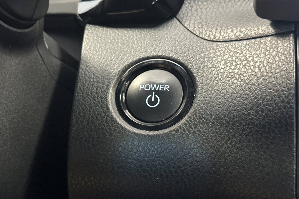 Used 2025 Toyota Camry SE FWD image 24