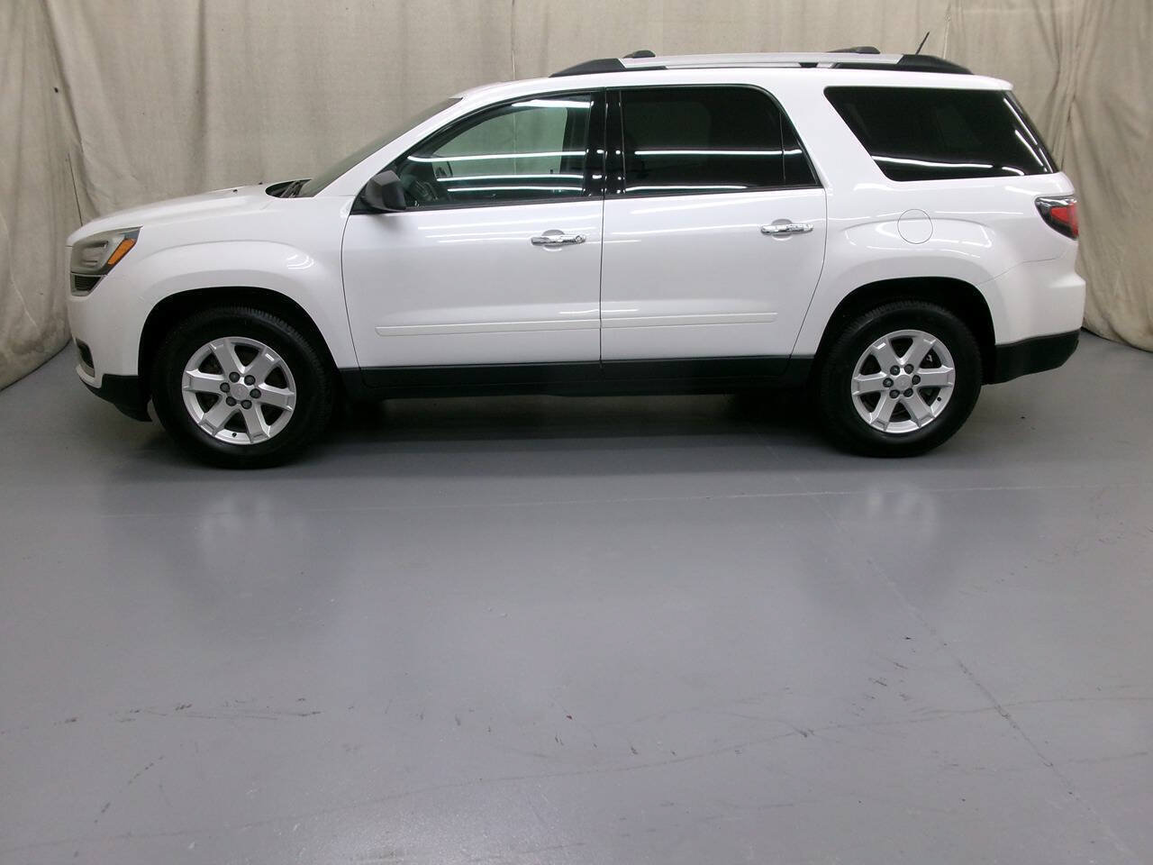 Used 2016 GMC Acadia SLE AWD/4WD image 5